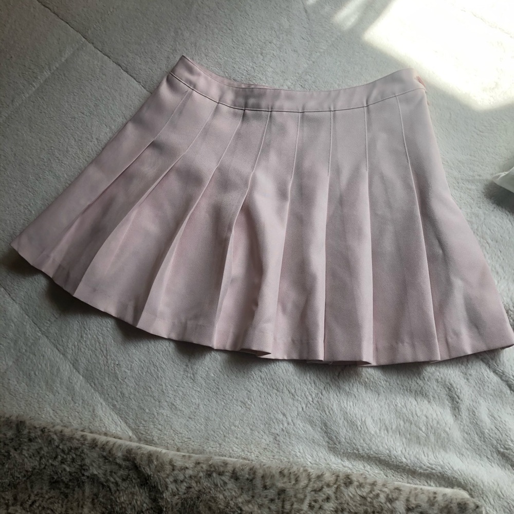 Baby pink pleated skirt